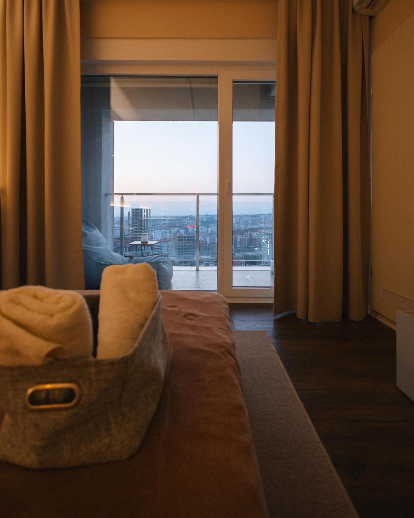 Etern Apart Hotel Pristina Esterno foto